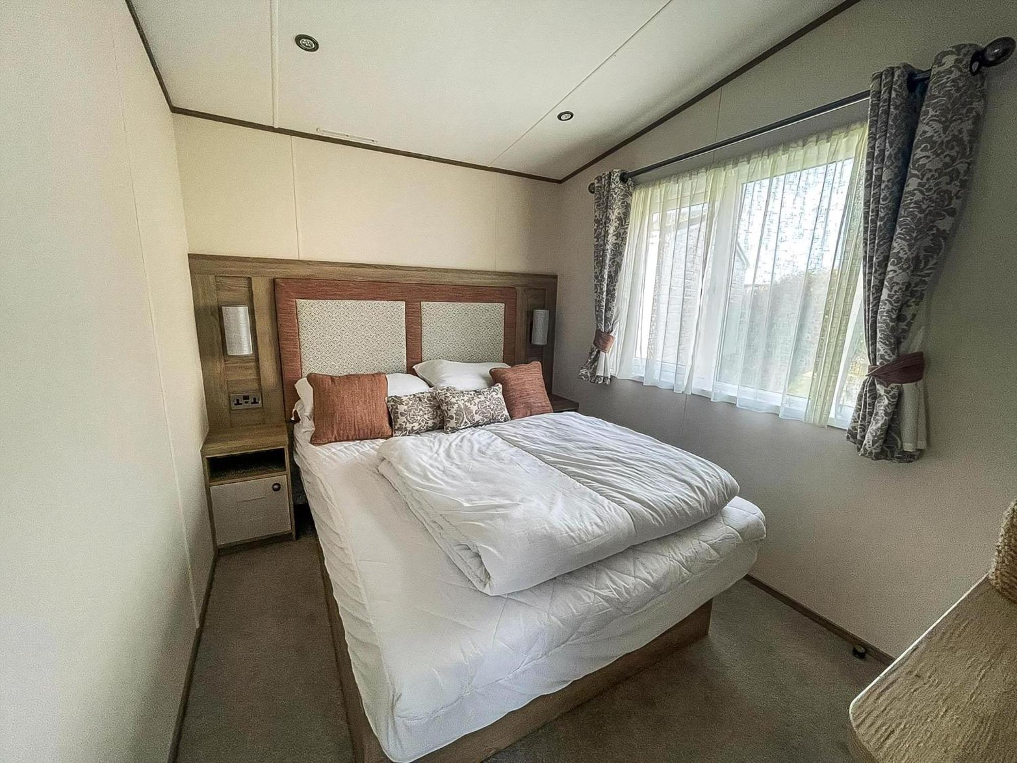 Stunning 8 Berth Caravan With Decking At Kessingland Beach Ref 90017D Benacre Dış mekan fotoğraf