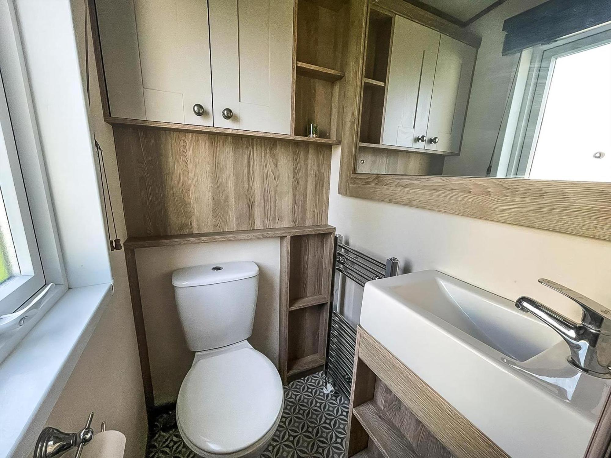 Stunning 8 Berth Caravan With Decking At Kessingland Beach Ref 90017D Benacre Dış mekan fotoğraf