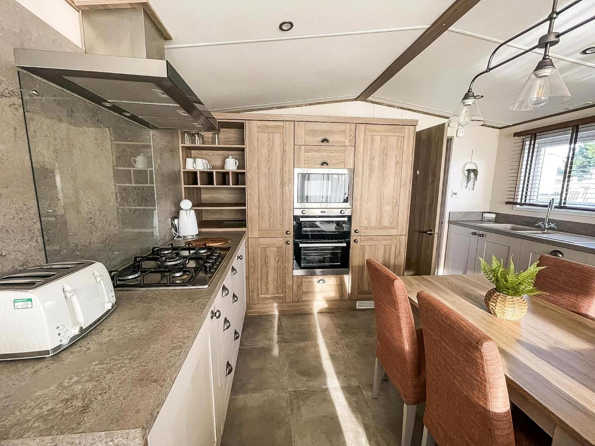Stunning 8 Berth Caravan With Decking At Kessingland Beach Ref 90017D Benacre Dış mekan fotoğraf